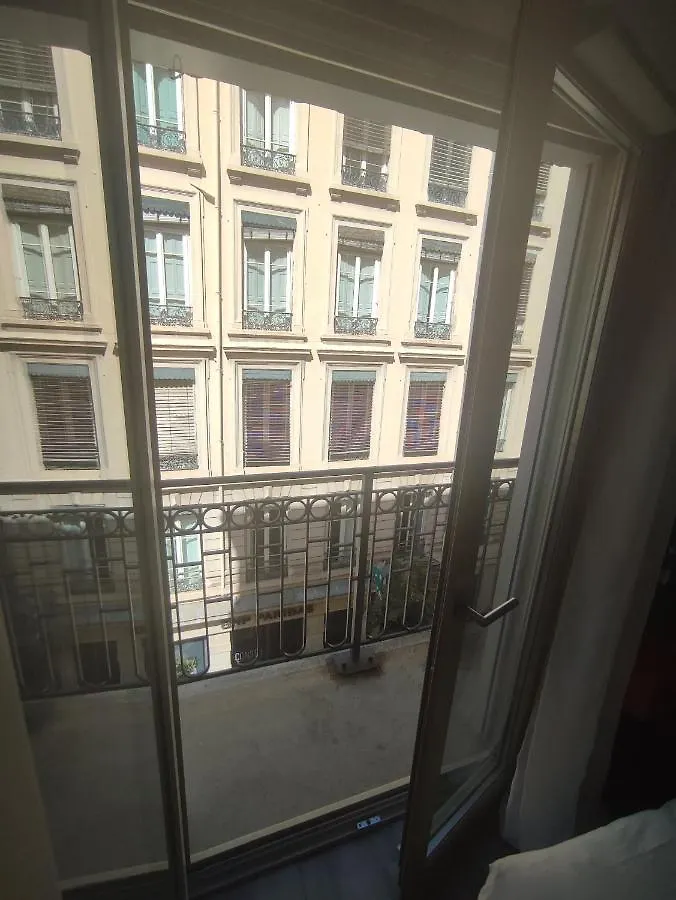 Resilodge Lyon 2 0*,  프랑스